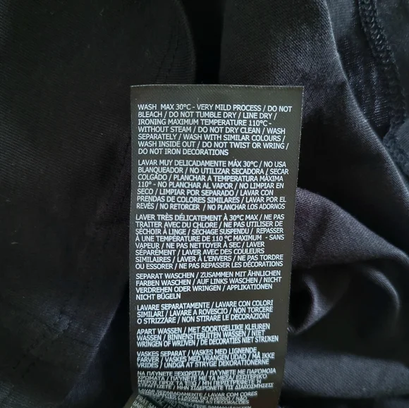 Guess❓Black🖤 Leopard🐆 Print Graphic Tee👕 - NWT - Picture 8 of 10